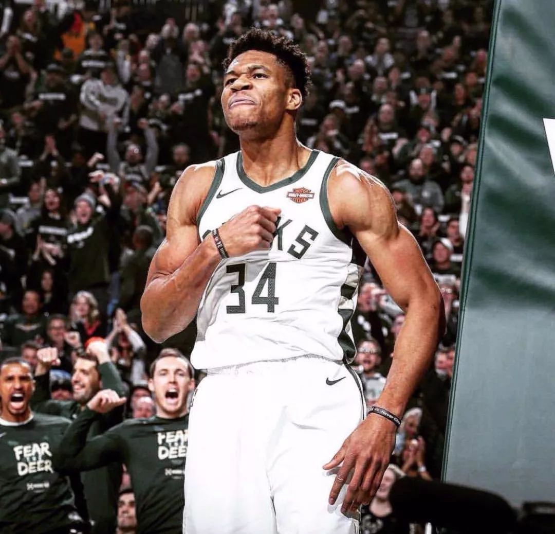 他就从惊喜 他就从惊喜